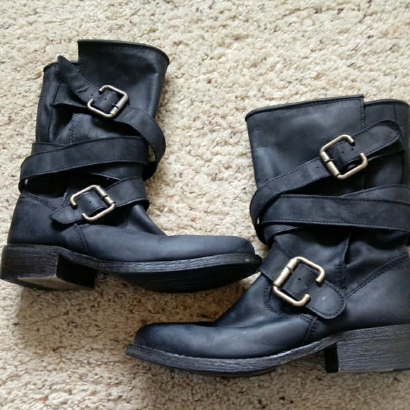 Steve Madden Shoes - RESERVED STEVE MADDEN BOOTS